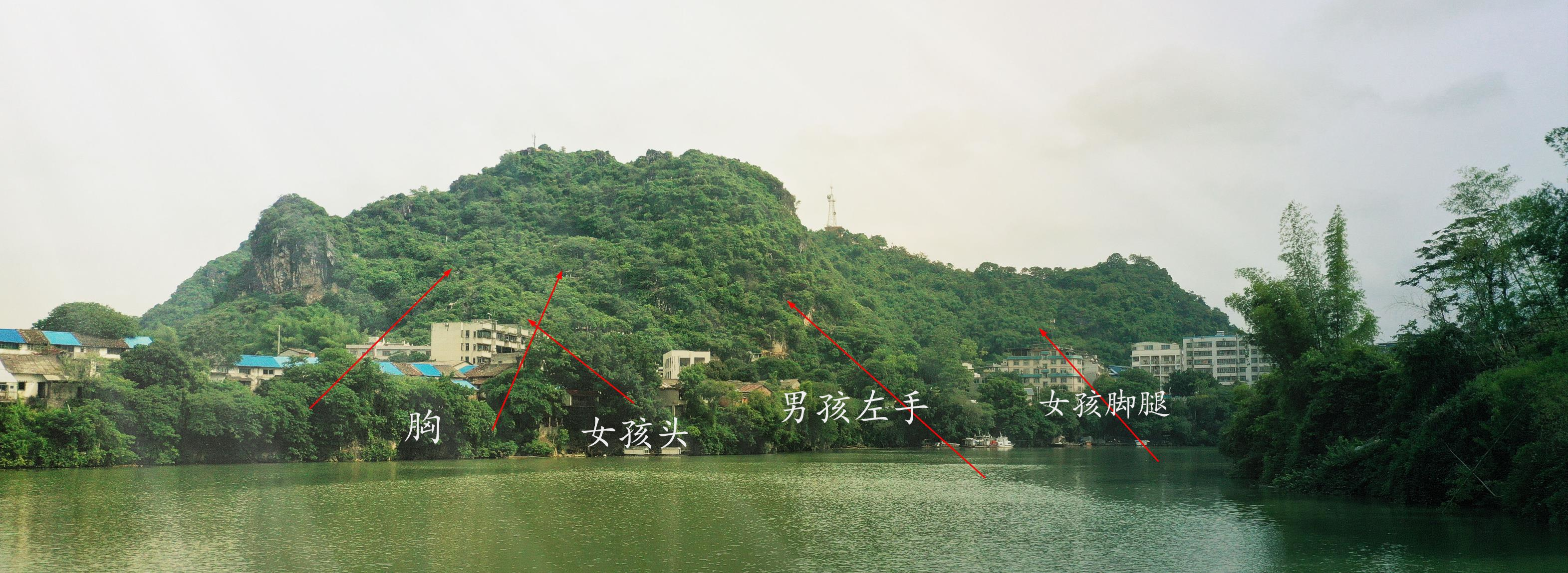男孩水中救人.png